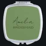 Olive Green Personalisiert Bridesmaid Taschenspiegel<br><div class="desc">Erstellen Sie einen personalisierten Kompaktspiegel für alle besonderen Menschen in Ihrer Hochzeit. Der Name und der Titel können an Ihre Bedürfnisse/Ihren Wortlaut angepasst werden.</div>