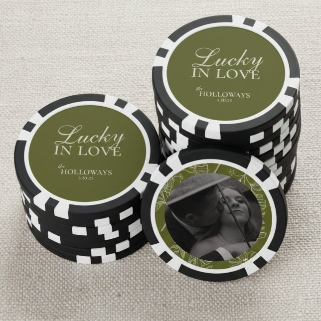 Olive Green Personalisiert Wedding Guest Book Pokerchips (Add a playful and memorable twist to your guest book with these “Lucky in Love” poker chips!)