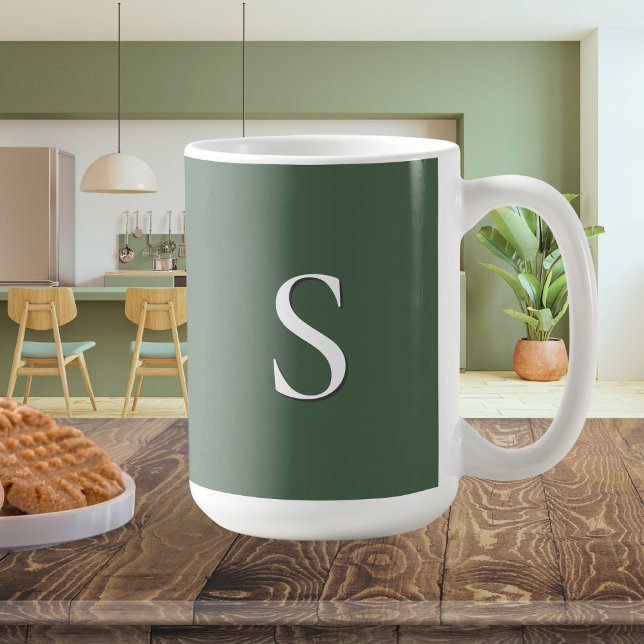 Olive Green Simple Modern Minimalistisch Mit Monog Kaffeetasse (An olive green mug, personalized with an initial on both sides)