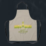 Olive Hanukkah Menorah Schürze<br><div class="desc">Eine Gruppe von lustigen Oliven treffen sich für ein Foto op und bilden eine Menorah,  um einen Happy Hanukkah Gruß zu senden.</div>