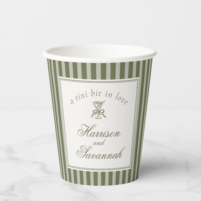 Olive Martini Old Money Striped Wedding Pappbecher (Vorderseite)