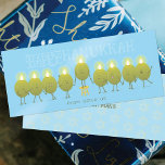 OLIVE US HANUKKAH Flachkarte<br><div class="desc">Eine Gruppe von hellen Oliven bilden eine Hanukkiah und wünschen sich eine glückliche Hanukkah.</div>