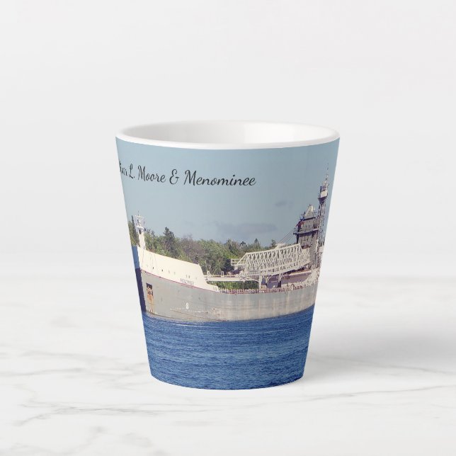 Oliver L. Moore & Menominee Latte Tasse (Vorderseite)