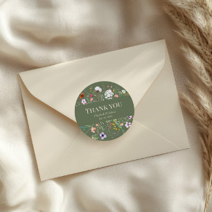 Olivgrüne Wiesenhochzeit mit Wildblumen  Runder Aufkleber