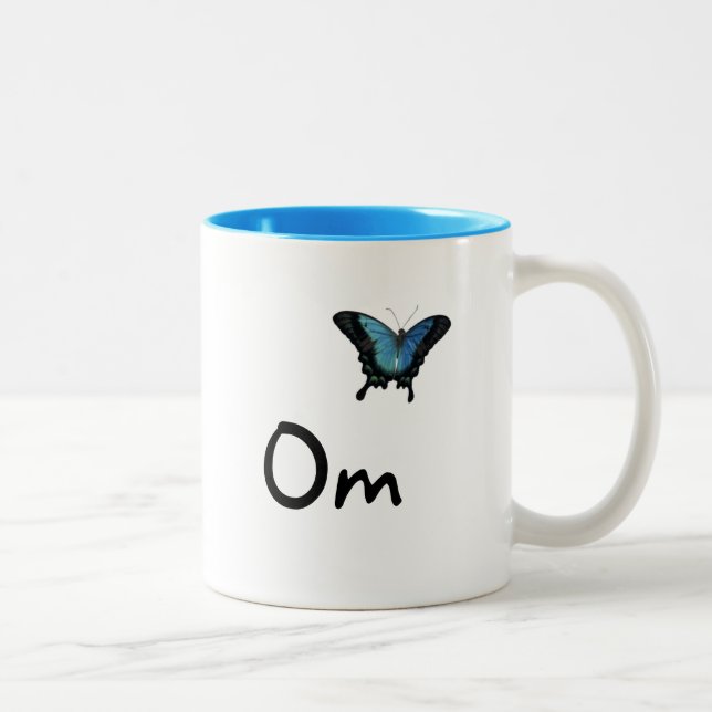 Om avec papillon- Mug (Droit)