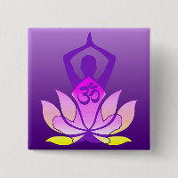 OM-Lotos-Blumen-Yoga-Pose auf lila Steigung