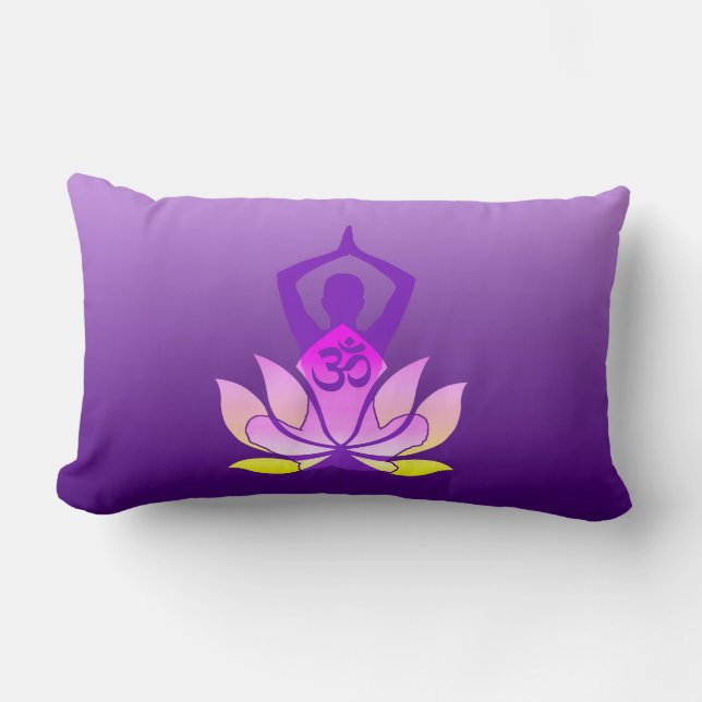 OM-Lotos-Blumen-Yoga-Pose auf lila Steigung Lendenkissen (Vorderseite)