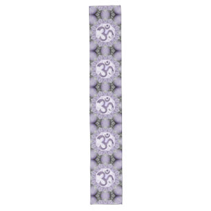 Om / Om Mandala Design violett + Ihre Ideen Großer Tischläufer