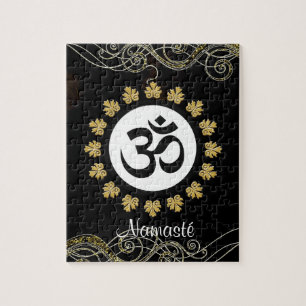 Om-Symbol-Beschwörungsformel-Meditations-Schwarze