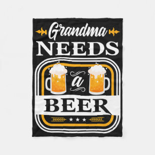 Oma braucht eine Bierbraut und ein Bier für Groom Fleecedecke