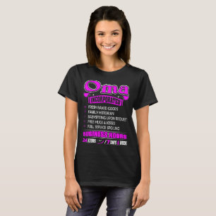 Oma, das freie Umarmungen und T-Shirt