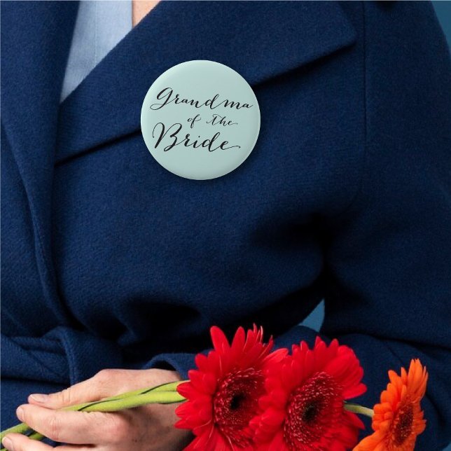 Oma des Bride Chic Wedding Probe Party Button ('Grandma of the Bride' Classic Script Calligraphy Wedding Rehearsal Pin Button @ fatfatin_blue_knot)
