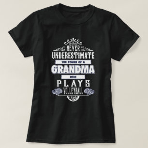 Oma, die Volleyball spielt T-Shirt