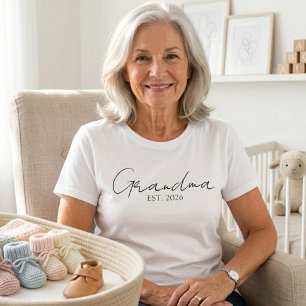 Oma Est Jahr Elegantes Skript Familien-Design T-Shirt