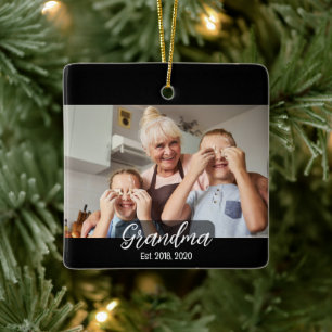 Oma Est. Weiße Schrift Foto Keramikornament