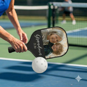 Oma gegründet Foto Weiße Schrift Text Pickleball Schläger