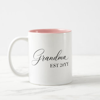 Oma gegründet [Jahr] – Personalisiert  Zweifarbige Tasse