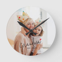 Oma gegründet Schwarzes Schriftfoto