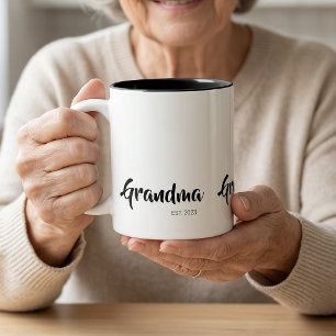 Oma gegründetes Schwarz-Weiß-Schrift-Geschenk Zweifarbige Tasse