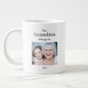 Oma gehört zu, individuelles Foto Jumbo  Jumbo-Tasse