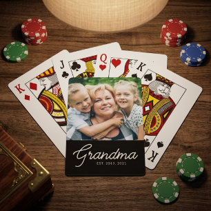 Oma hat die moderne Schriftart Foto gegründet Spielkarten