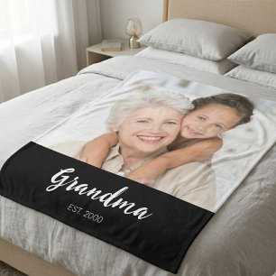 Oma hat moderne schwarze Schriftart-Foto erstellt  Fleecedecke