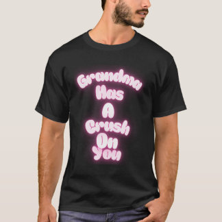 Oma ist in dich verknallt T-Shirt