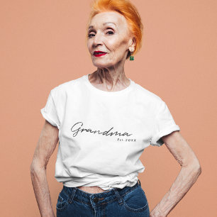 Oma   Jahr etabliert EST Modernes Niedlich T-Shirt