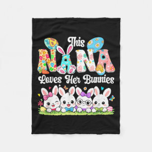 Oma liebt Osterhasen Gruppe Hasen Fliege Fleecedecke