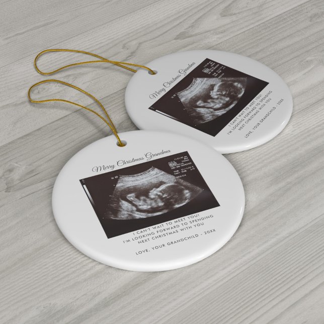 Oma Pregnancy Ankündigung Weihnachten Keepake Keramik Ornament (Future Grandma Baby Announcement Sonogram Christmas Ceramic Ornament)