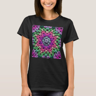 Oma-Quadrat-Häkelmuster Siebziger Retro Blau T-Shirt