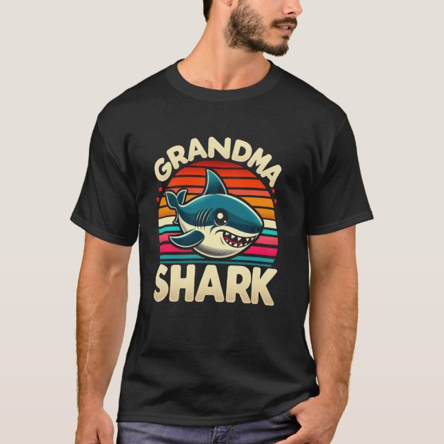Oma Shark Funny Shark Matching Family for Wome T-Shirt (Vorderseite)