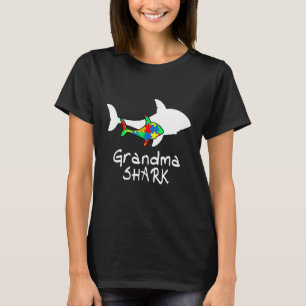 Oma Shark Puzzle Piece Coole Autismus Bewusstsein T-Shirt