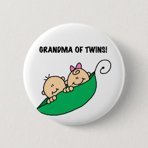 Oma von Twins Tshirts und Geschenke Button