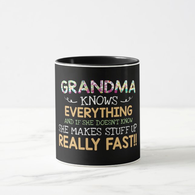 Oma weiß alles tasse (Zentrum)