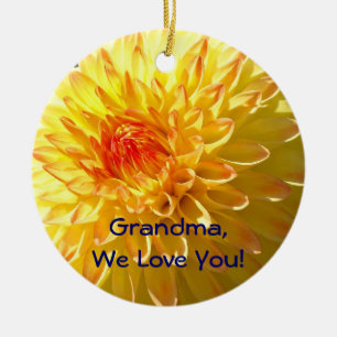 Oma, wir lieben dich! Orange-gelbes Ornament