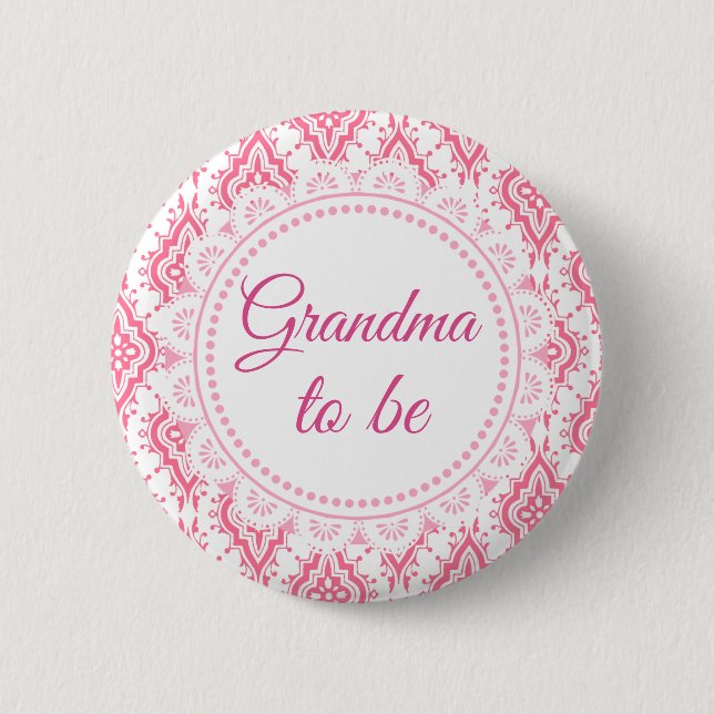 Oma wird Pink Lacey Baby Showknopf Button (Vorderseite)