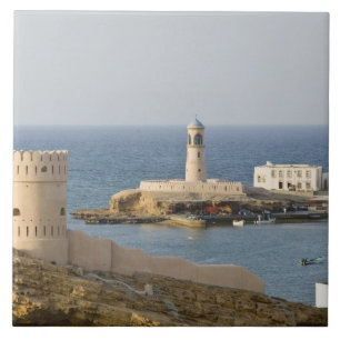 Oman, Region Sharqiya, Sur. Türme von Al Ayajh Fliese