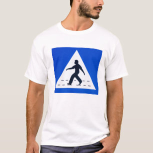 Omanisches Fußgängerüberweg-Schild - Maskat, Oman T-Shirt