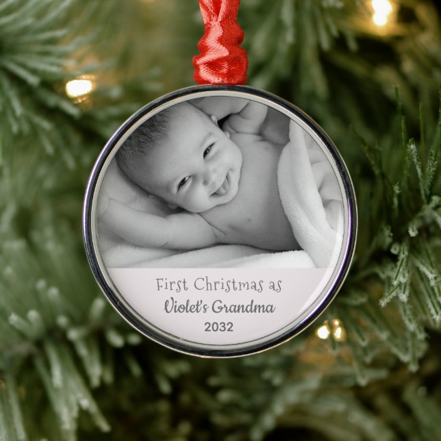 Oma's erstes Foto Personalisierter Weihnachtsnamen Ornament Aus Metall (Baum)
