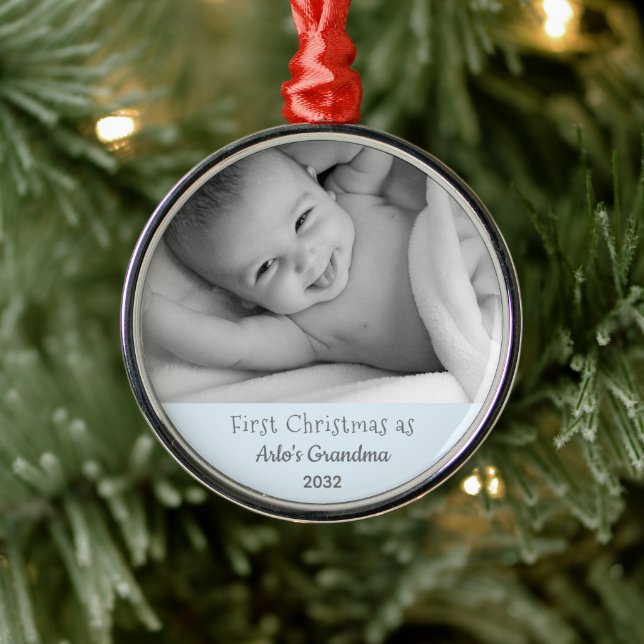 Oma's erstes Foto Personalisierter Weihnachtsnamen Ornament Aus Metall (Baum)