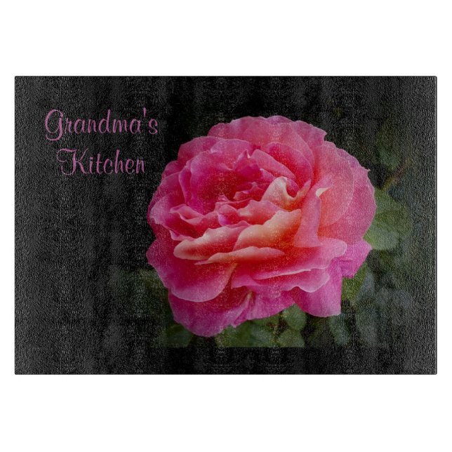 Oma's Kitchen Pink Rose Personalisiert  Schneidebrett (Vorderseite)