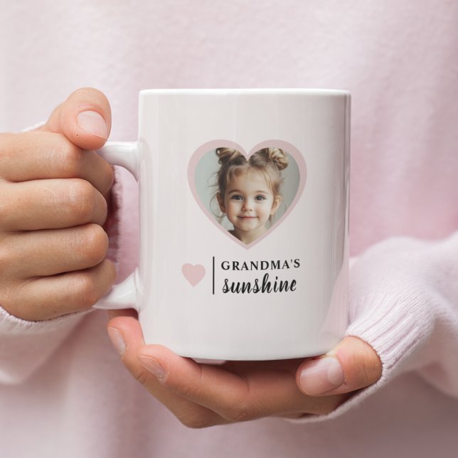 Oma's Sunshine Tasse - Personalisiert Pink (Von Creator hochgeladen)
