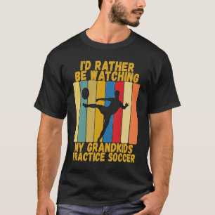 Omas und Opas schauen lieber den Enkelkindern beim T-Shirt