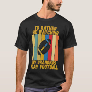 Omas und Opas schauen lieber Enkelkindern beim Fuß T-Shirt