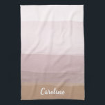 Ombre Abstrakte Wasserfarbstreifen in Dusty Lilac Geschirrtuch<br><div class="desc">Ein einfaches, modernes Design von Aquarellpinselstrichen in einer hübschen Farbpalette aus Grau, Gold und Rot, personalisiert mit Ihrem Namen.</div>