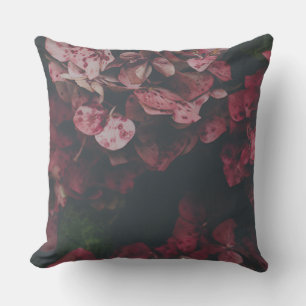 Ombre de Pétales Cramoisie Coussin Jeté