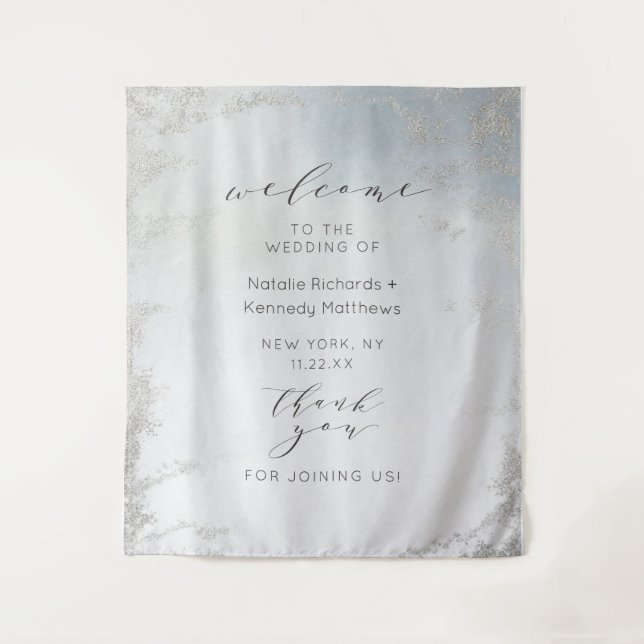 Ombre Dusty Blue Mattiert Silver Wedding Willkomme Wandteppich (Vorderseite)