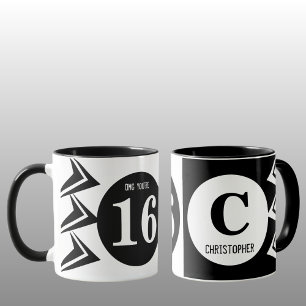 OMG Sie sind 16 Monogramm Name weiß und schwarz Tasse