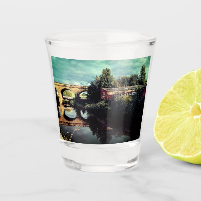 On the way to Attercliffe Schnapsglas (Vorderseite)